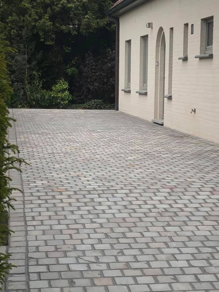 Thijs Cardon Algemene Karweien oprit afgewerkt